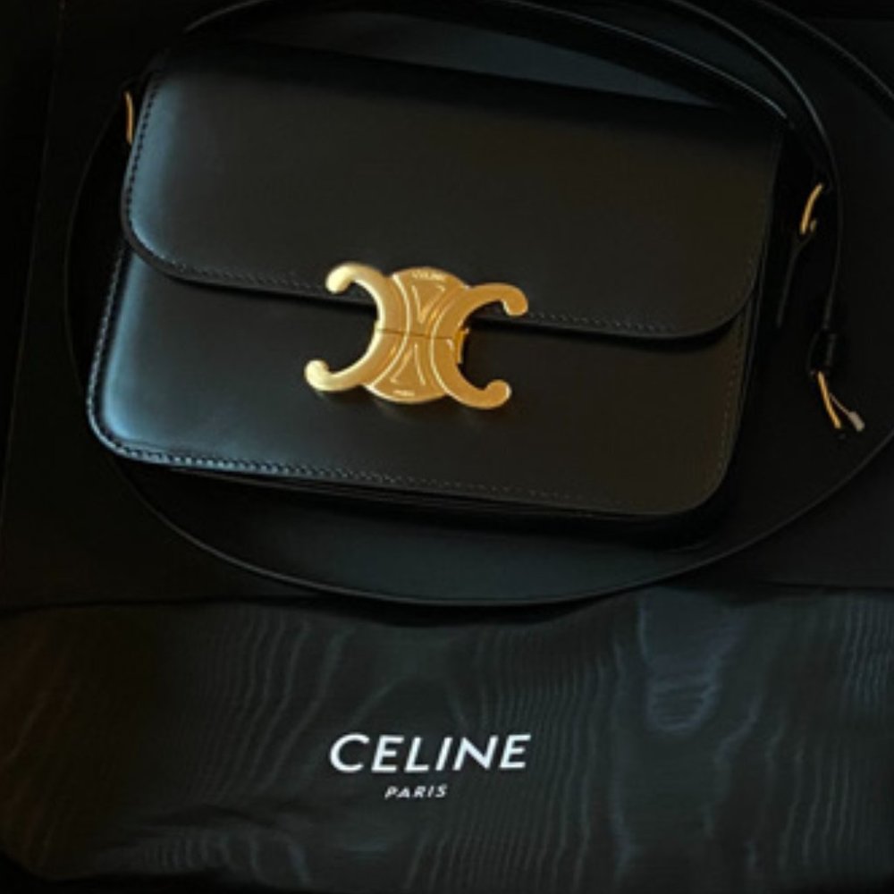 Brand New Celine Triomphe Teen Bag in Shiny Black Calfskin Leather - Picture 2 of 16